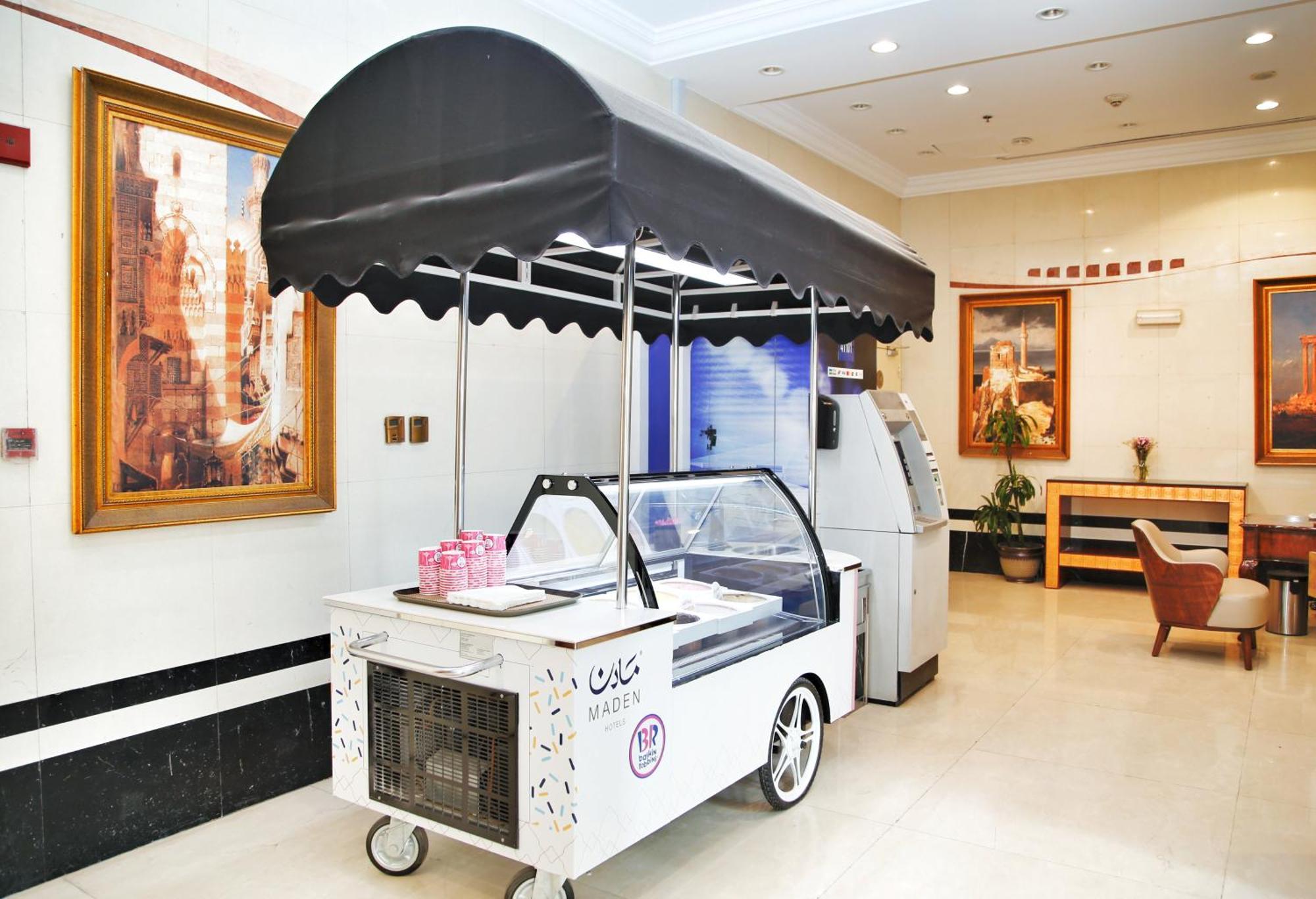 Maden Alrawda Hotel Medina Buitenkant foto Ice cream cart