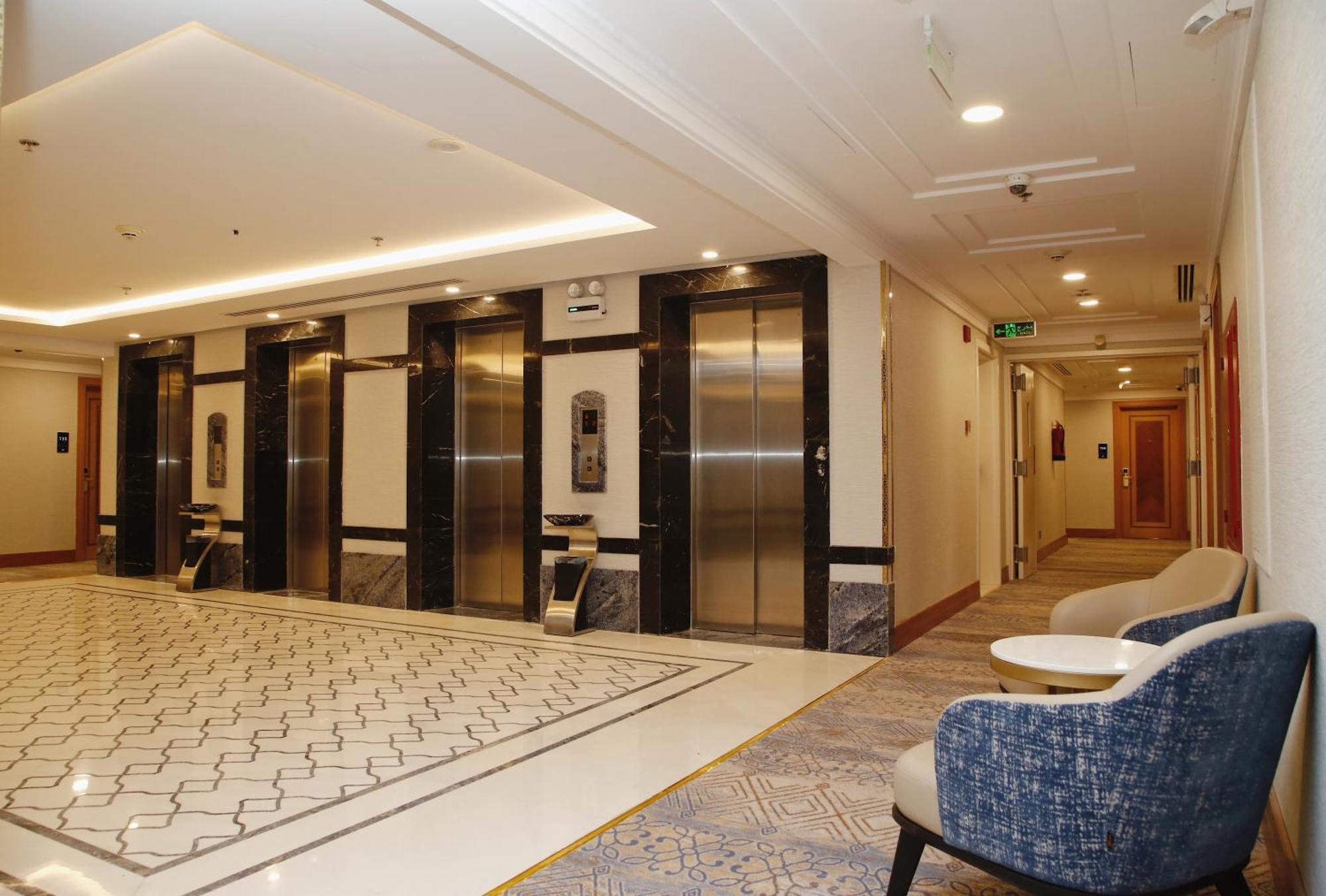 Maden Alrawda Hotel Medina Buitenkant foto Elevators at the hotel