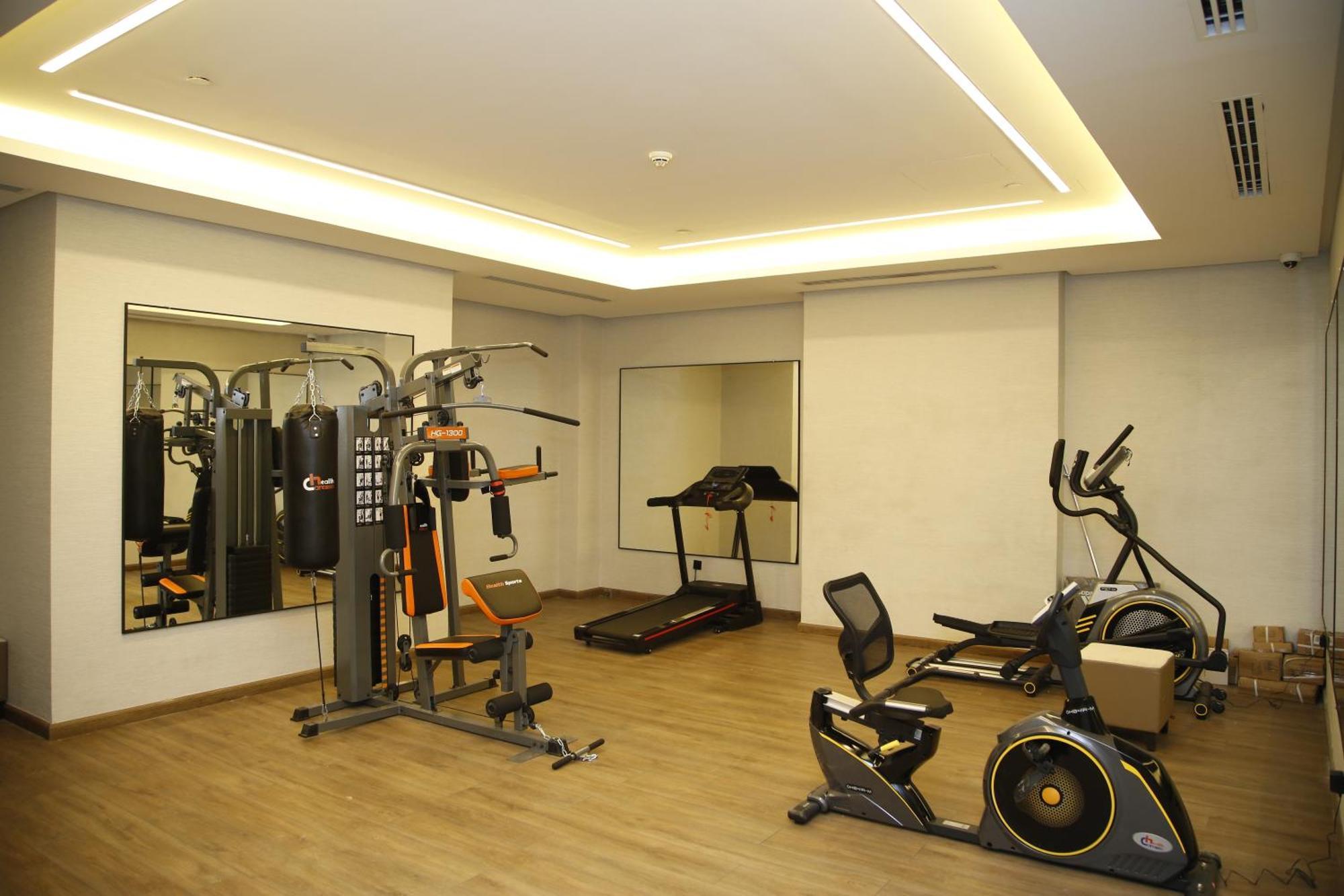 Maden Alrawda Hotel Medina Buitenkant foto The gym at the hotel