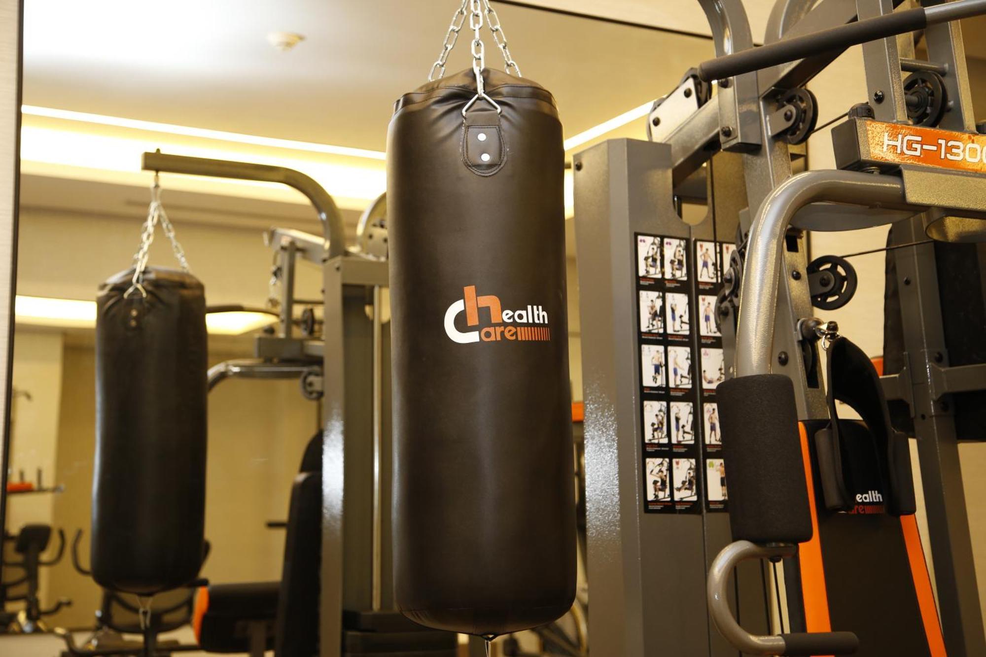 Maden Alrawda Hotel Medina Buitenkant foto Heavy bag